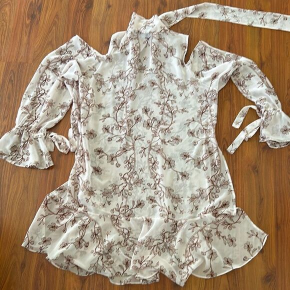 BCBG gorgeous mauve pink flow blouse with ruffle sleeve slit sides size L - Picture 7 of 7